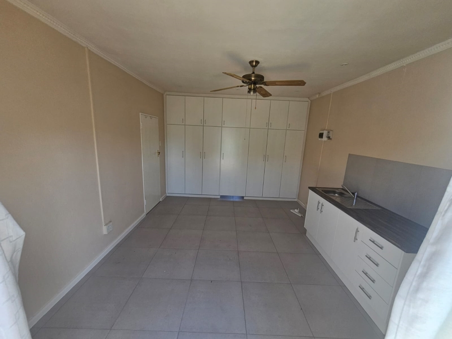 To Let 1 Bedroom Property for Rent in Kaapzicht Western Cape